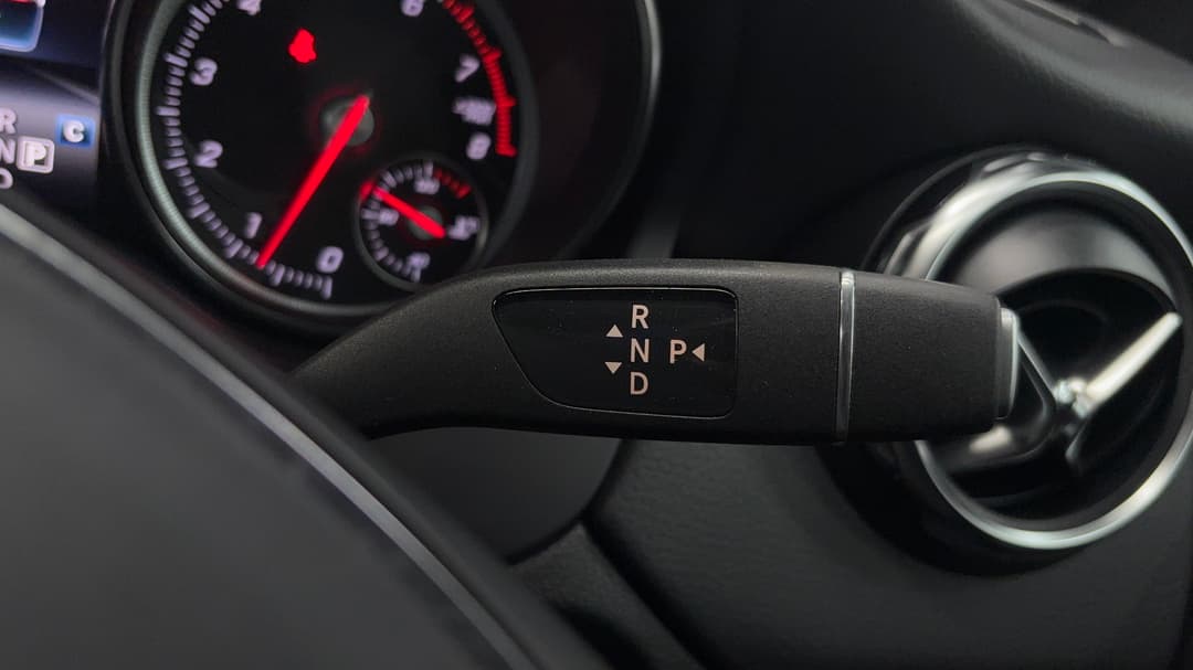 2019 Mercedes-benz GLA 180, Automatic, 41083 km, Gear Lever 