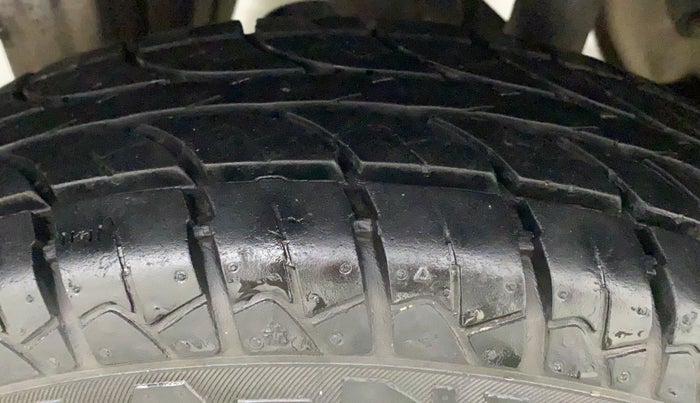 2011 Maruti Zen Estilo LXI, Petrol, Manual, 45,497 km, Right Rear Tyre Tread