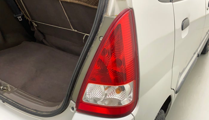 2011 Maruti Zen Estilo LXI, Petrol, Manual, 45,497 km, Right tail light - Minor scratches
