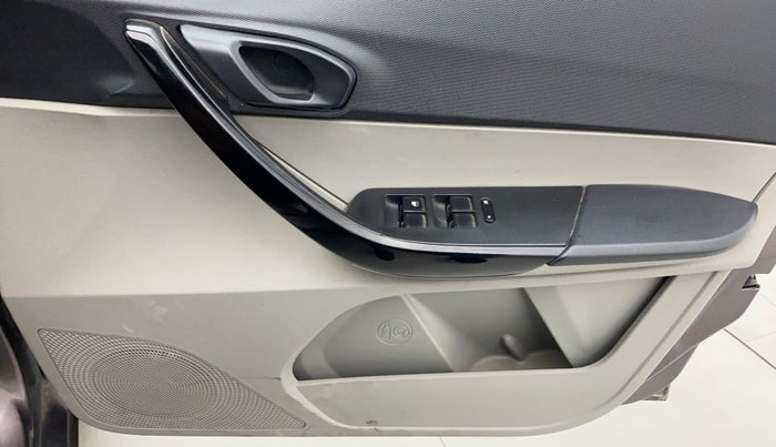 2018 Tata Tiago XT 1.2 REVOTRON, Petrol, Manual, 29,656 km, Driver Side Door Panels Control
