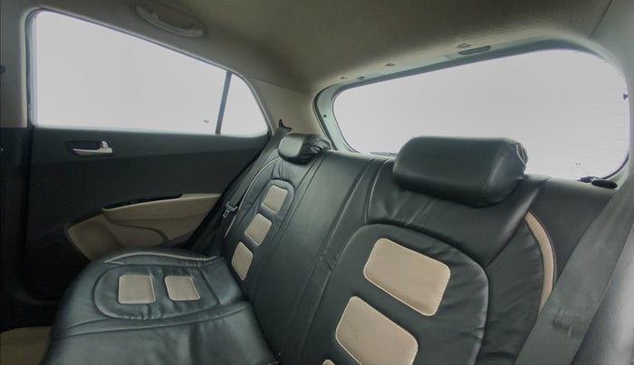 2015 Hyundai Grand i10 ASTA 1.2 KAPPA VTVT, Petrol, Manual, 82,375 km, Right Side Rear Door Cabin