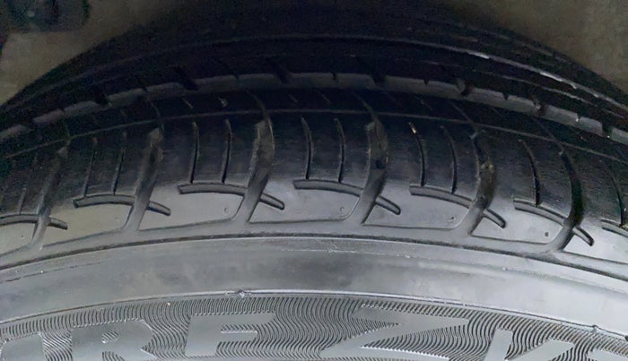 2014 Hyundai Verna FLUIDIC 1.6 SX VTVT, Petrol, Manual, 90,264 km, Right Rear Tyre Tread