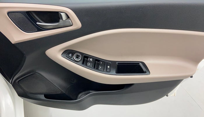 2015 Hyundai Elite i20 SPORTZ 1.2, Petrol, Manual, 47,479 km, Driver Side Door Panels Control
