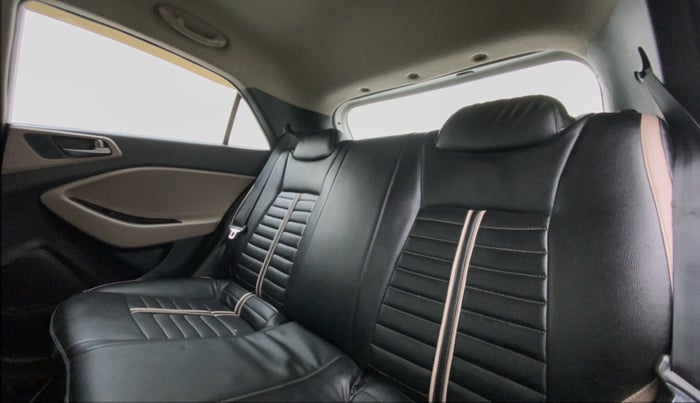2015 Hyundai Elite i20 SPORTZ 1.2, Petrol, Manual, 47,479 km, Right Side Rear Door Cabin