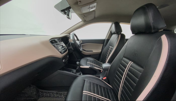 2015 Hyundai Elite i20 SPORTZ 1.2, Petrol, Manual, 47,479 km, Right Side Front Door Cabin