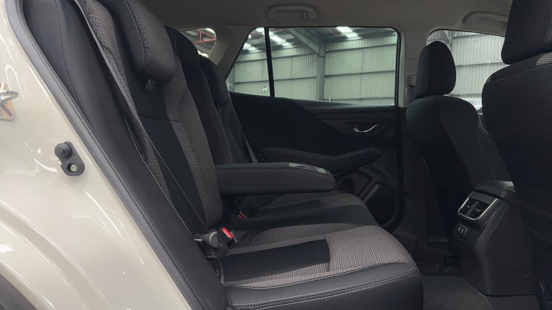 2023 Subaru Outback AWD, Automatic, 38547 km, Right Side Rear Door Cabin View