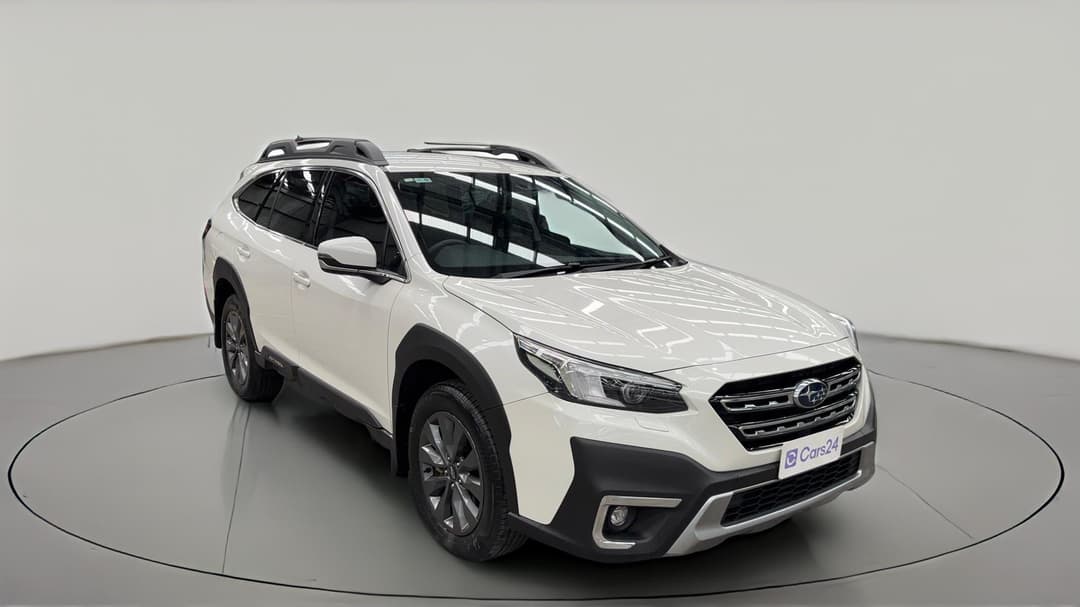 2023 Subaru Outback AWD, Automatic, 38547 km, Right Front Diagonal (45- Degree) View