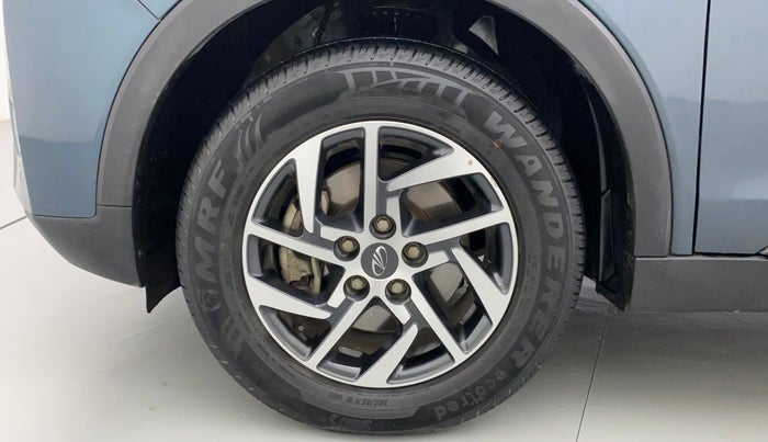 2022 Mahindra XUV300 W8 (O) 1.2 PETROL AMT, Petrol, Automatic, 12,801 km, Left Front Wheel