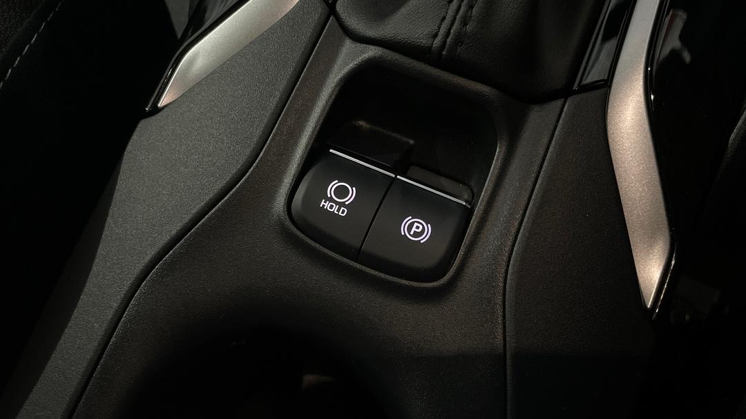 2025 Toyota Corolla Sx Hybrid, Automatic, 11254 km, Handbrake