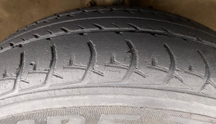 2015 Maruti Celerio VXI d, Petrol, Manual, 46,110 km, Right Front Tyre Tread