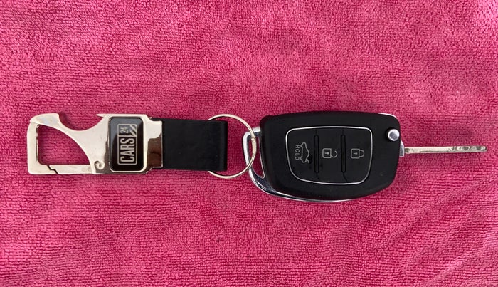 2014 Hyundai Xcent S 1.2, Petrol, Manual, 35,256 km, Key Close-up