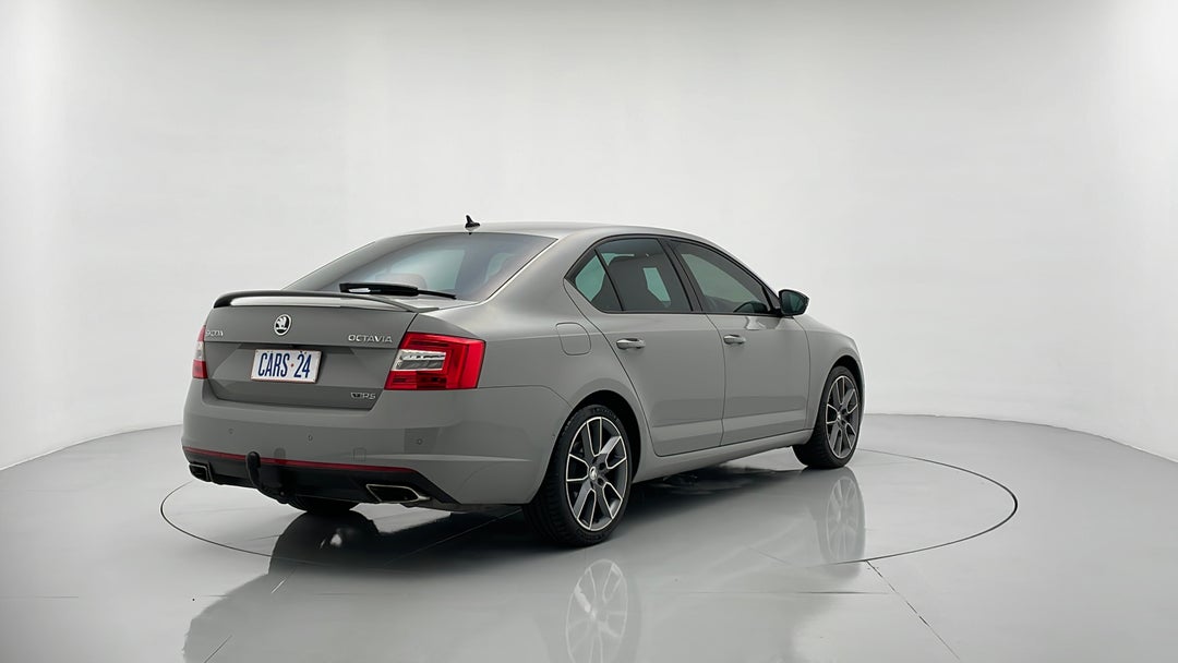 Right Back Diagonal (45- Degree) View