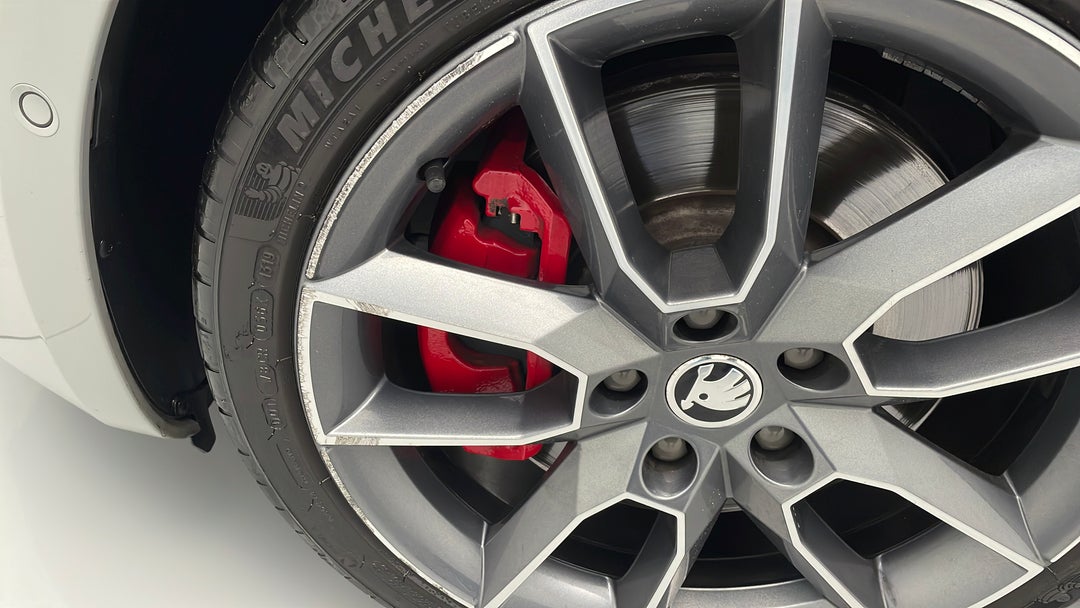 Wheels Rim Front LHS Scratch