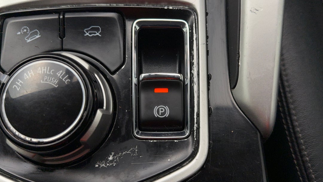 2016 Mitsubishi Pajero Sport Gls (4x4), Automatic, 169278 km, Handbrake