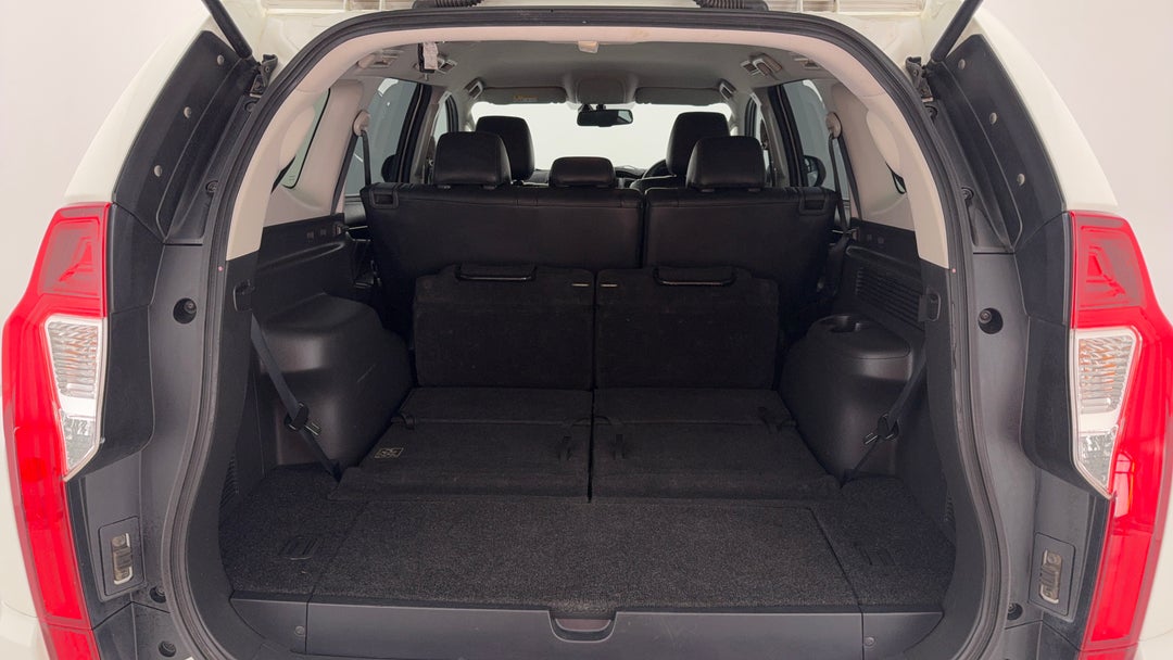 2016 Mitsubishi Pajero Sport Gls (4x4), Automatic, 169278 km, Boot Inside View