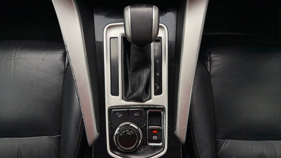 2016 Mitsubishi Pajero Sport Gls (4x4), Automatic, 169278 km, Gear Lever 