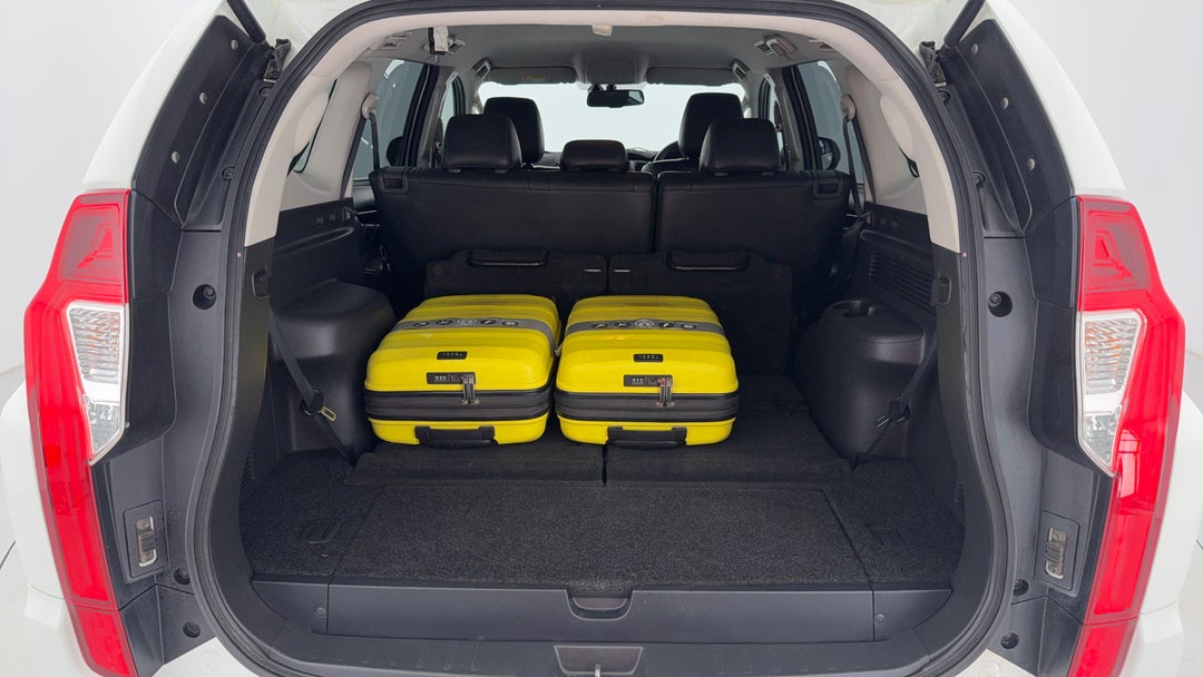 2016 Mitsubishi Pajero Sport Gls (4x4), Automatic, 169278 km, Boot Inside View with Luggage