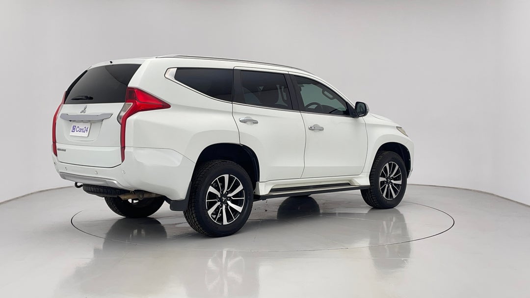 2016 Mitsubishi Pajero Sport Gls (4x4), Automatic, 169278 km, Right Back Diagonal (45- Degree) View