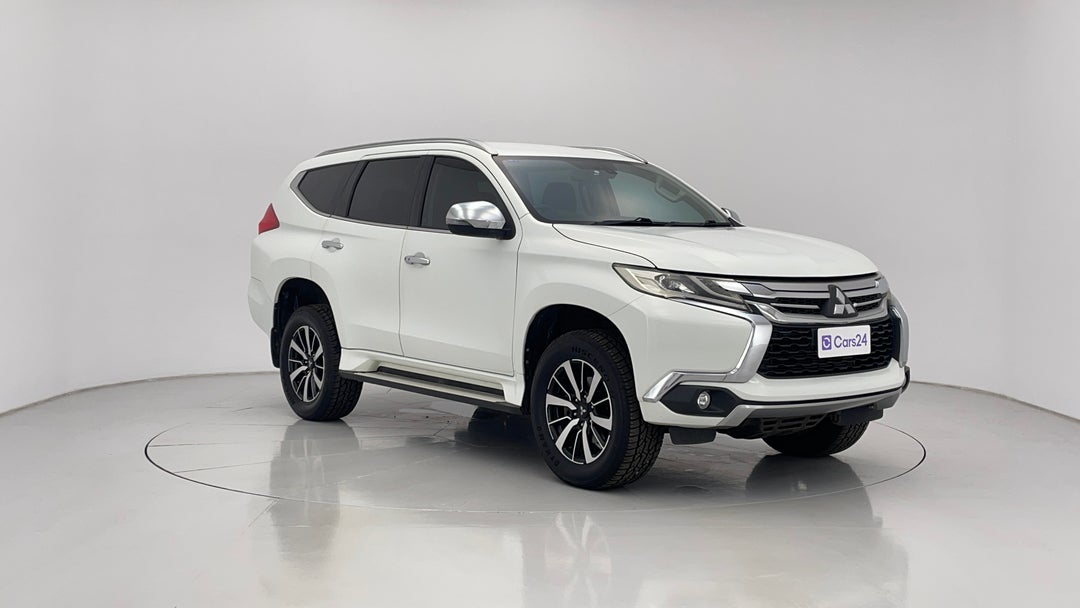 2016 Mitsubishi Pajero Sport Gls (4x4), Automatic, 169278 km, Right Front Diagonal (45- Degree) View