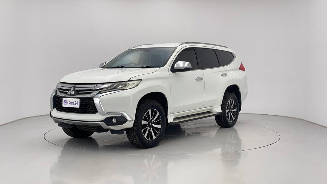 2016 Mitsubishi Pajero Sport Gls (4x4), Automatic, 169278 km, Left Front Diagonal (45- Degree) View