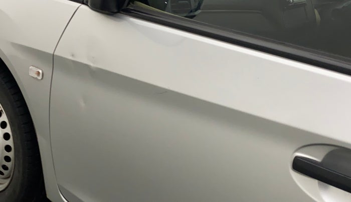 2016 Honda Amaze 1.2L I-VTEC E, Petrol, Manual, 37,143 km, Front passenger door - Minor scratches