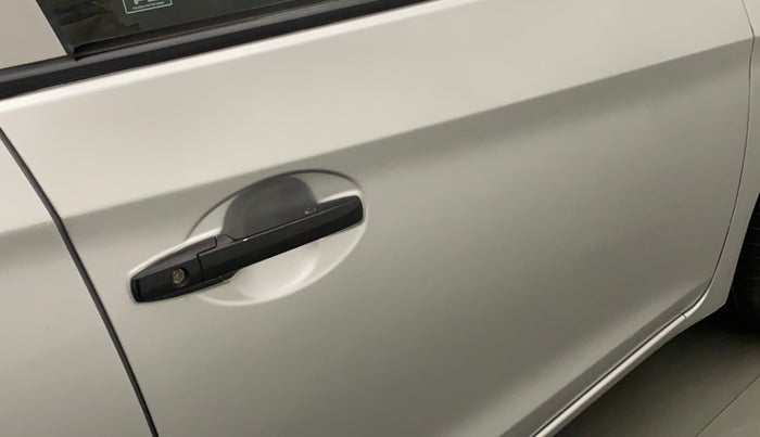 2016 Honda Amaze 1.2L I-VTEC E, Petrol, Manual, 37,143 km, Driver-side door - Minor scratches