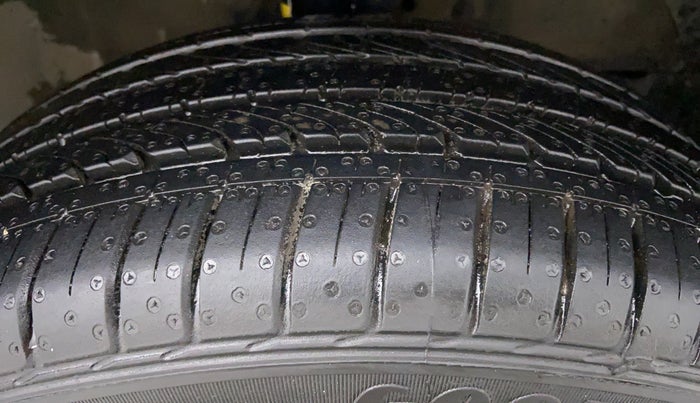 2015 Maruti Baleno ZETA 1.2 K12, Petrol, Manual, 31,321 km, Right Front Tyre Tread