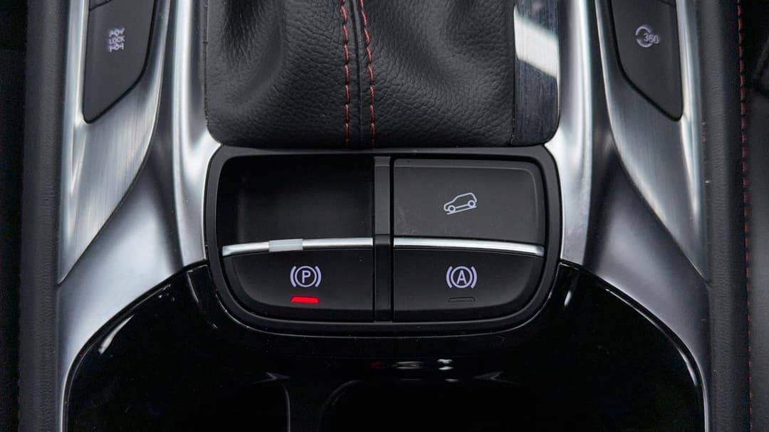 2023 MG HS Essence X, Automatic, 26389 km, Handbrake
