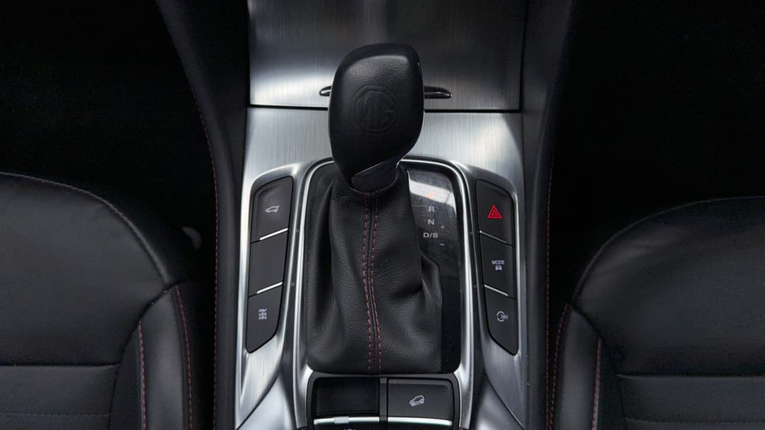 2023 MG HS Essence X, Automatic, 26389 km, Gear Lever 