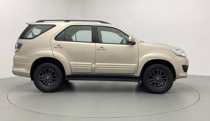 2016 Toyota Fortuner 3.0 MT 4X4, Diesel, Manual, 47,185 km, Right Side View