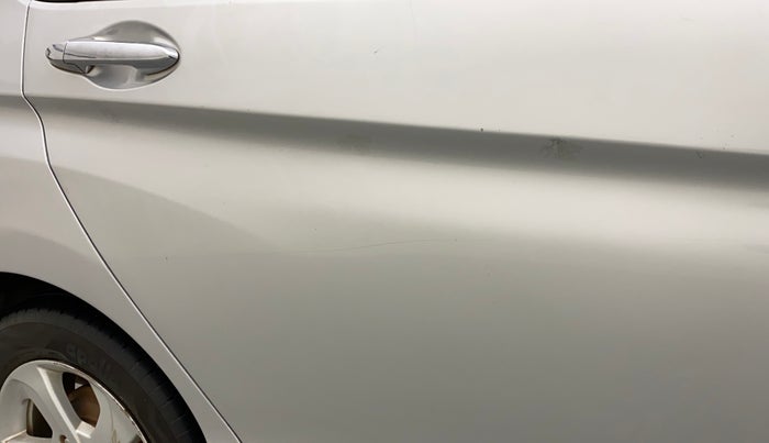 2015 Honda City 1.5L I-VTEC V MT, Petrol, Manual, 81,570 km, Right rear door - Minor scratches