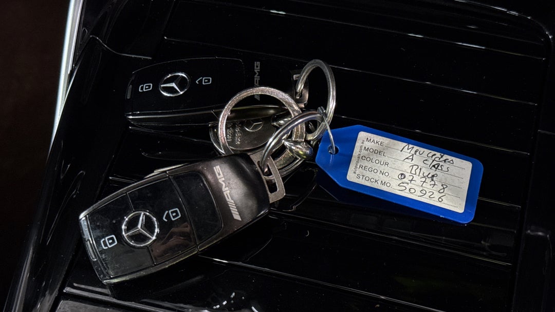 2019 Mercedes-amg A35 4matic, Automatic, 40191 km, Key Close-up