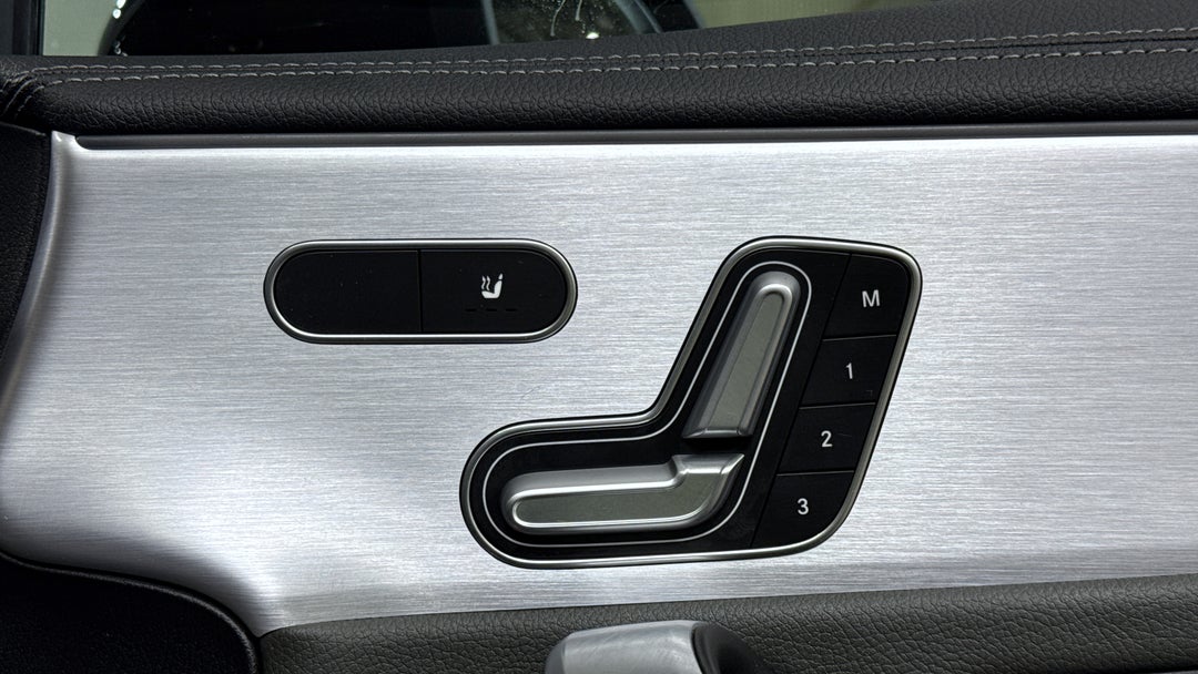 2019 Mercedes-amg A35 4matic, Automatic, 40191 km, Drivers Side Adjustment Panel