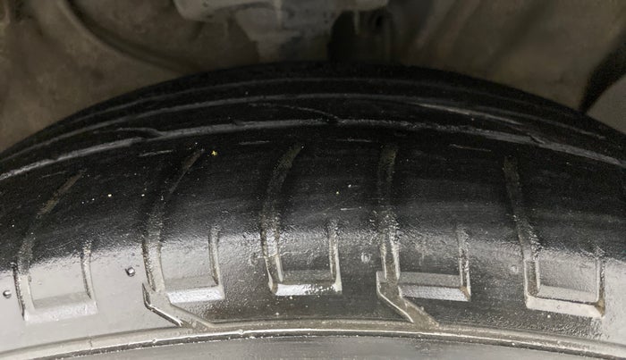 2017 Hyundai Creta SX (O) 1.6 DIESEL, Diesel, Manual, 1,22,535 km, Right Front Tyre Tread