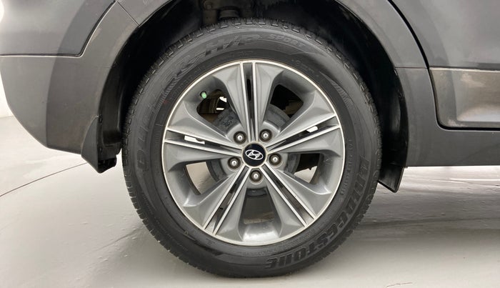 2017 Hyundai Creta SX (O) 1.6 DIESEL, Diesel, Manual, 1,22,535 km, Right Rear Wheel