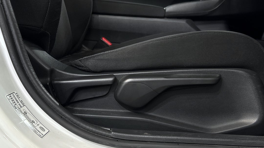 2019 Honda Civic Vti, Automatic, 84739 km, Drivers Side Adjustment Panel
