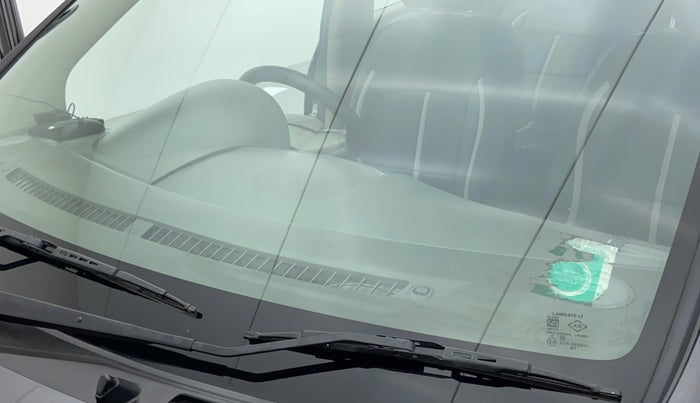 2015 Maruti Ertiga VXI, Petrol, Manual, 89,315 km, Front windshield - Minor spot on windshield