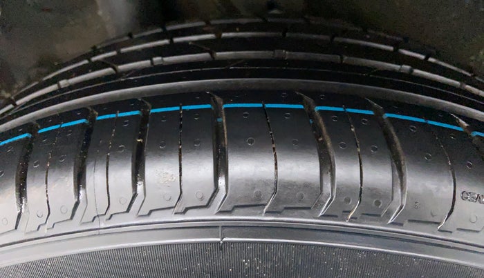 2019 Hyundai VENUE SX(O) CRDi, Diesel, Manual, 96,010 km, Right Rear Tyre Tread