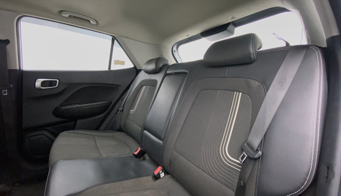 2019 Hyundai VENUE SX(O) CRDi, Diesel, Manual, 96,010 km, Right Side Rear Door Cabin