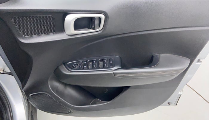 2019 Hyundai VENUE SX(O) CRDi, Diesel, Manual, 96,010 km, Driver Side Door Panels Control
