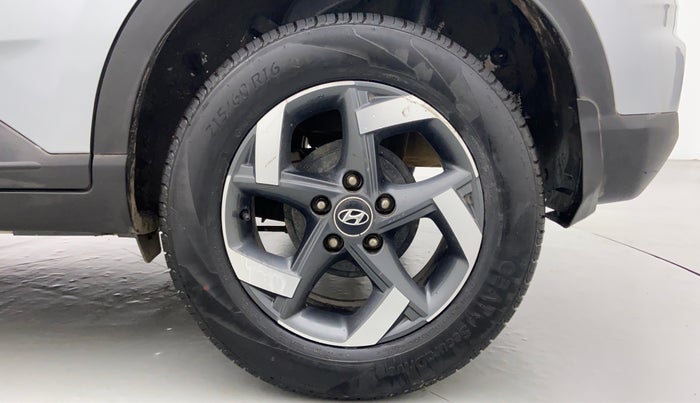 2019 Hyundai VENUE SX(O) CRDi, Diesel, Manual, 96,010 km, Left Rear Wheel