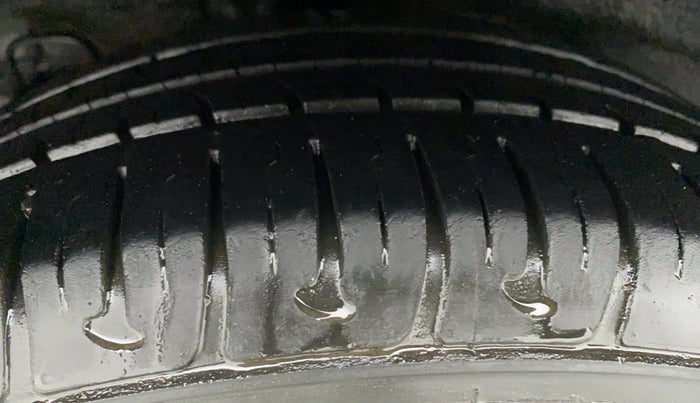 2015 Hyundai Grand i10 MAGNA 1.2 KAPPA VTVT, Petrol, Manual, 19,671 km, Right Rear Tyre Tread