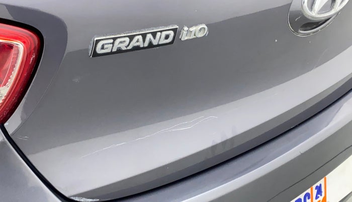 2015 Hyundai Grand i10 MAGNA 1.2 KAPPA VTVT, Petrol, Manual, 19,671 km, Dicky (Boot door) - Minor scratches