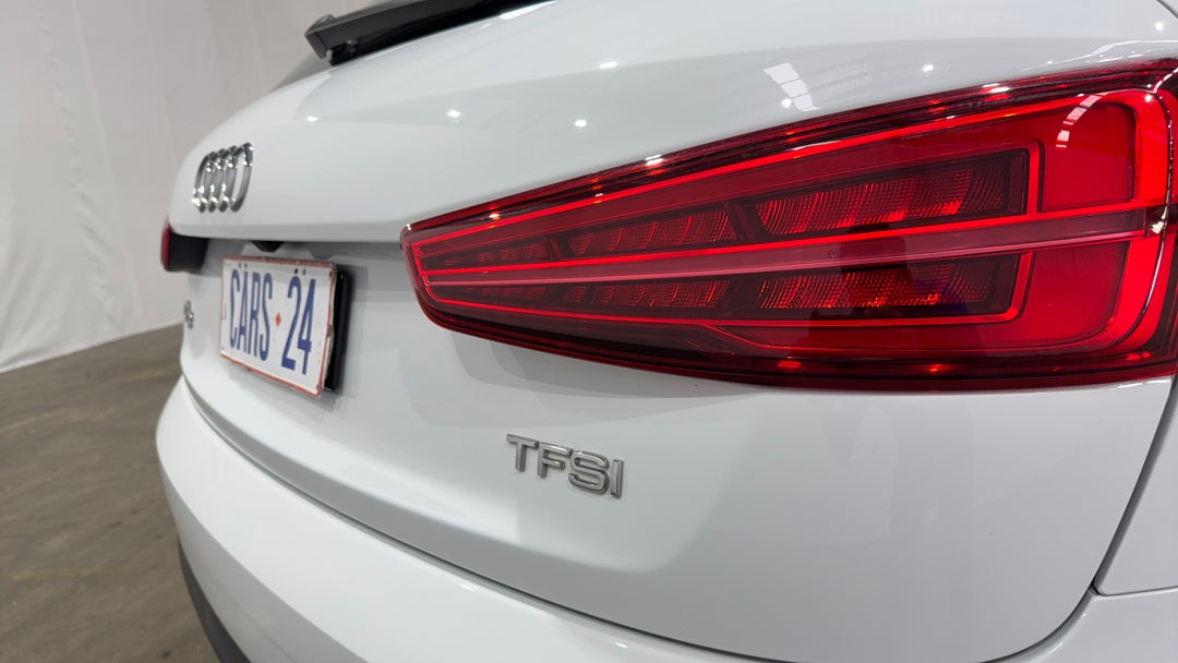 Badge (Boot Right Side)