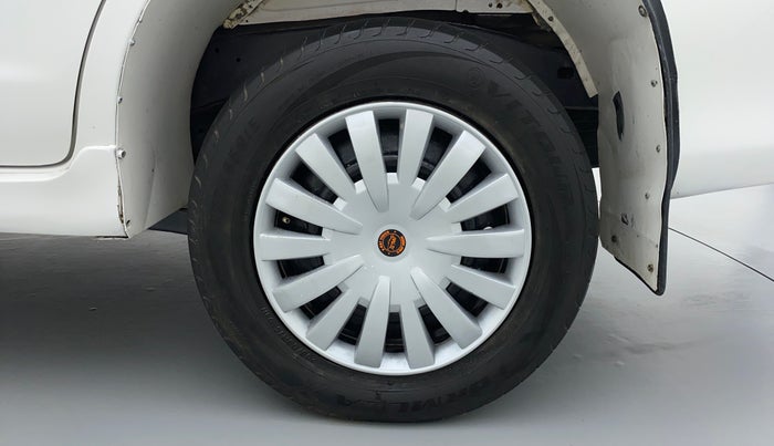 2012 Toyota Innova 2.5 GX 8 STR BS IV, Diesel, Manual, 2,02,398 km, Left Rear Wheel