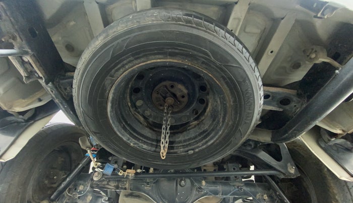 2012 Toyota Innova 2.5 GX 8 STR BS IV, Diesel, Manual, 2,02,398 km, Spare Tyre