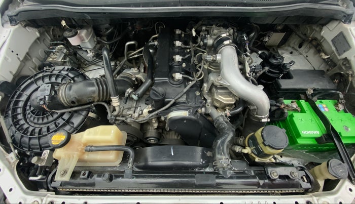 2012 Toyota Innova 2.5 GX 8 STR BS IV, Diesel, Manual, 2,02,398 km, Open Bonet