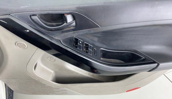 2018 Tata NEXON KRAZ 1.2, Petrol, Manual, 49,829 km, Driver Side Door Panels Control