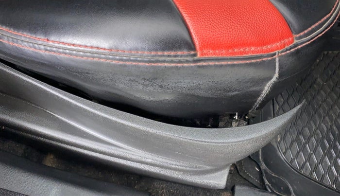 2018 Tata NEXON KRAZ 1.2, Petrol, Manual, 49,829 km, Driver seat - Seat side trim has minor damage