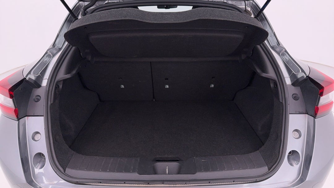 2023 Nissan Juke St-l, Automatic, 63030 km, Boot Inside View